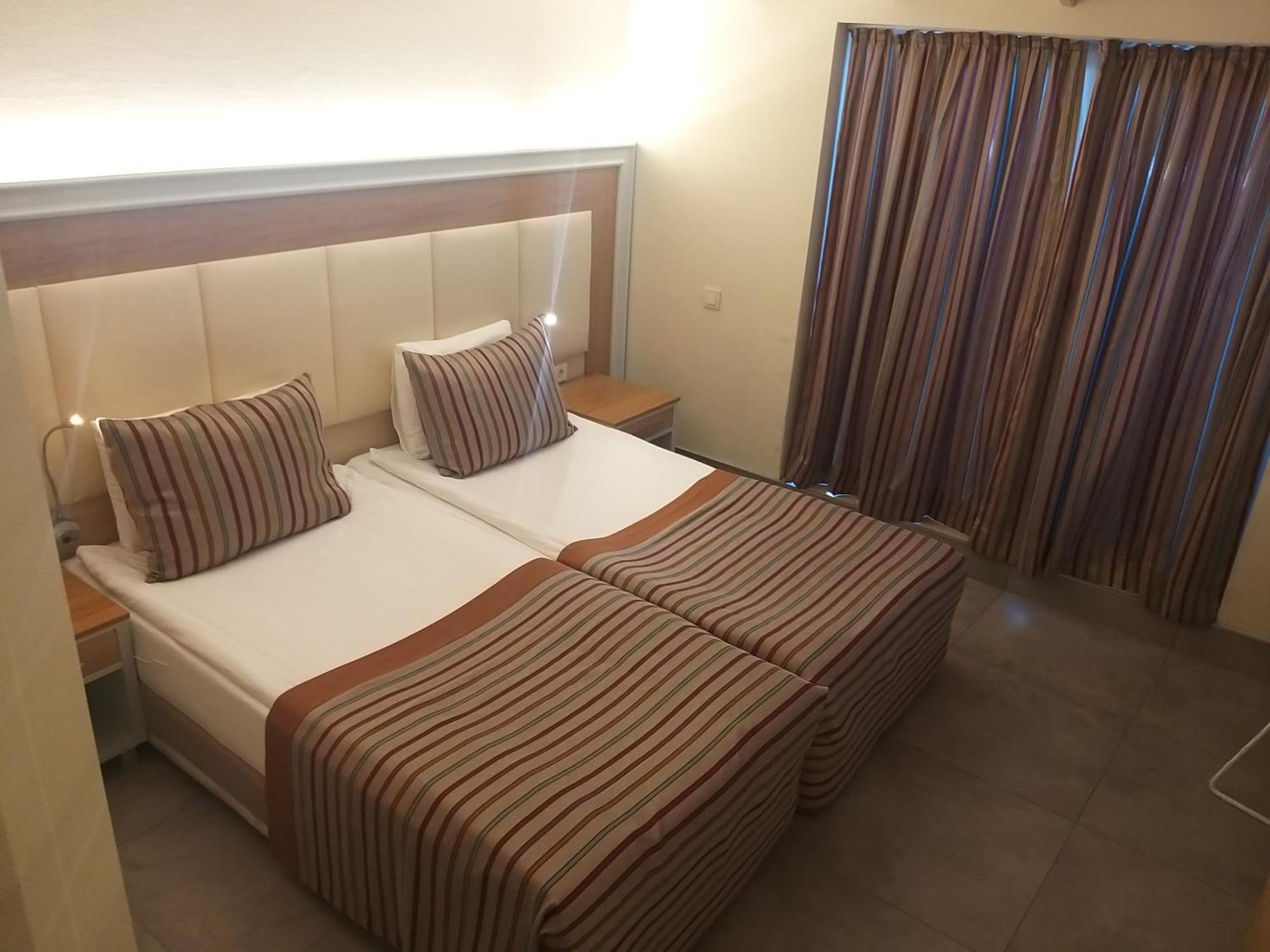 Double Room,683080548:JPEG